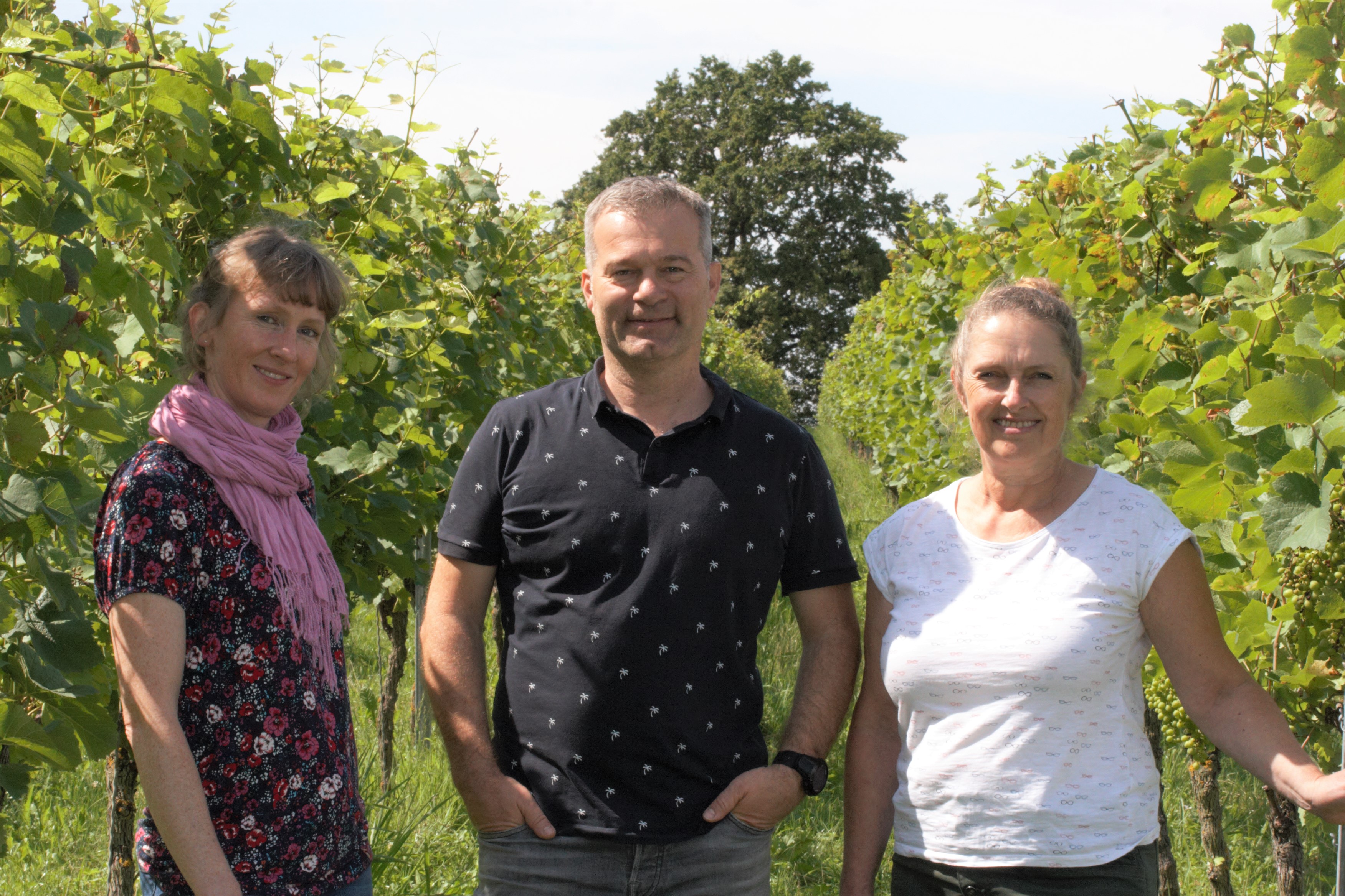 von links nach rechts: Eva-Maria Häringer, Dr. Marc Hoferer (Schulleiter), Sandra Lindl